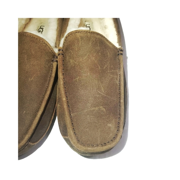 NWOT UGG Ascot Slippers in a size 8 - Picture 5 of 6